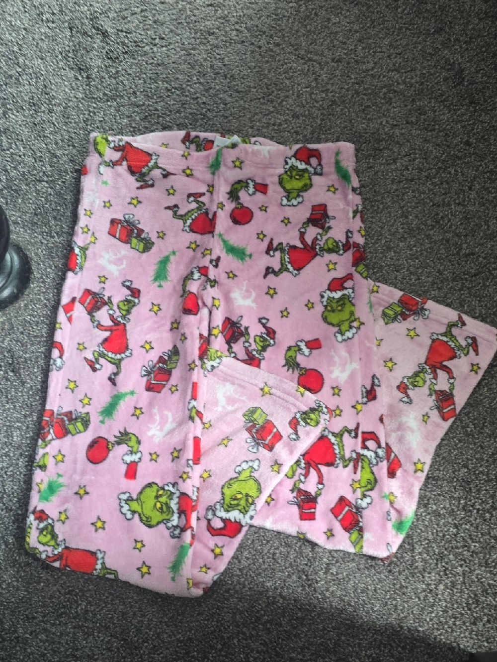 Women’s Pink Grinch Holiday Fleece Pajama Pants